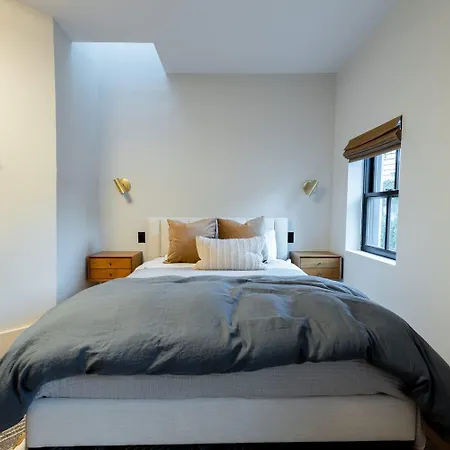 E10-3 3br Designer Townhouse *