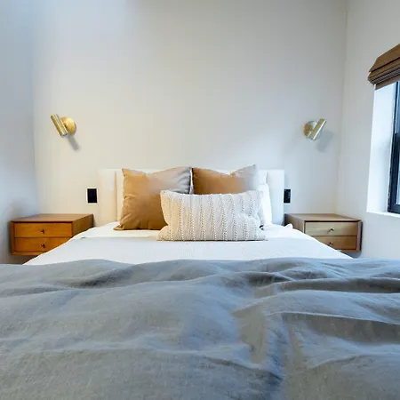 Apartment E10-3 3br Designer Townhouse New York