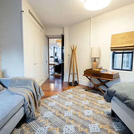 E10-3 3br Designer Townhouse *