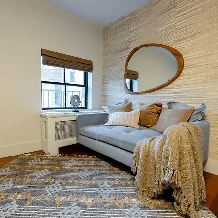 Apartment E10-3 3br Designer Townhouse
