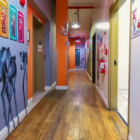 Hostel Ny Moore