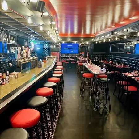 Shocard Broadway, Times Square 3*