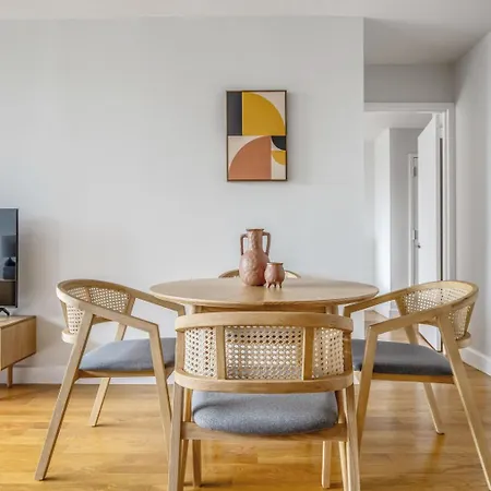 Apartment Midtown 2br W Elevator Wd Nr Entertainment Nyc-1227 New York