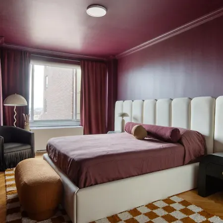 Apartment Ues 3br W Balcony Doorman Nr Park Nyc-1192