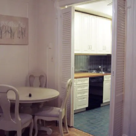 Brownstone Bed And No Breakfast New York