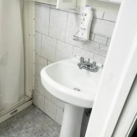 Large 3-bedrooms/2-bath Apt, One Block To Train * New York