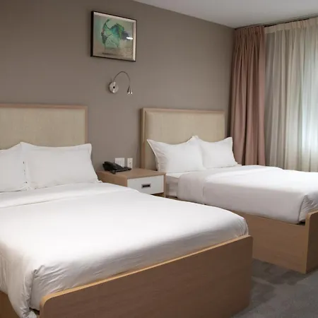 Hotel Lic Plaza 3*