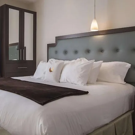 Aura Brooklyn Hotel 4*