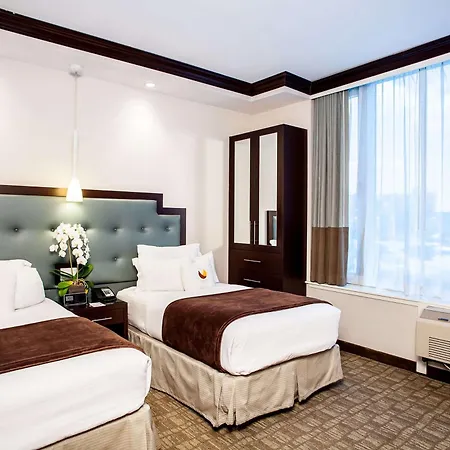 Hotel Aura Brooklyn 4*