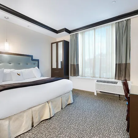 Aura Brooklyn 4* New York
