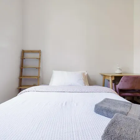 Living At Columbia Apartment