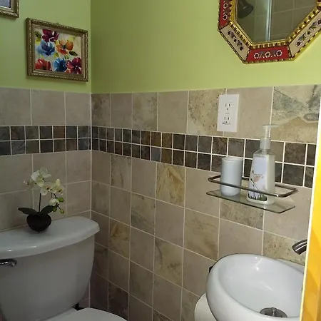 Cozy At The Heart Of Jackson Heights Guest house New York