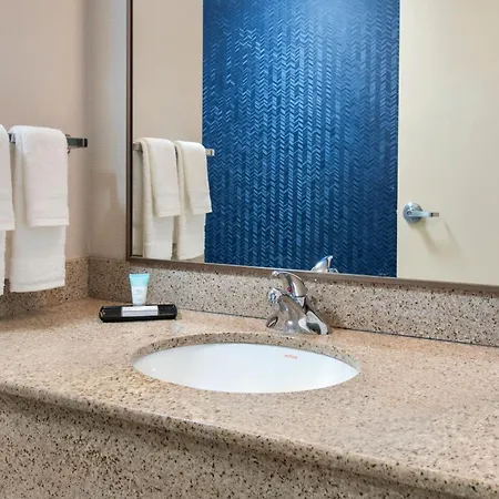 Hotel Fairfield By Marriott Laguardia Airport/flushing New York