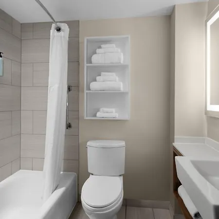 Courtyard By Marriott World Trade Center Area Hotel 3*