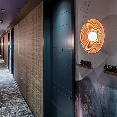 Tempo By Hilton Times Square 4*