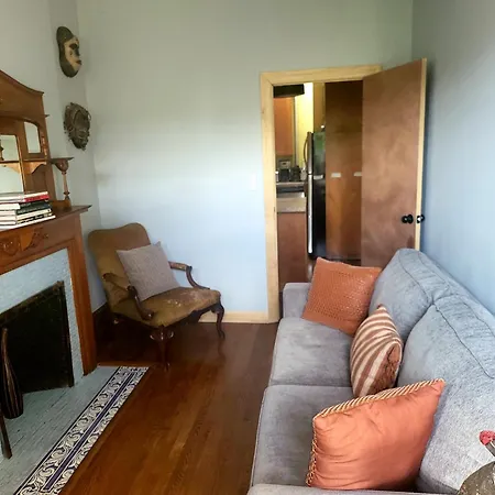 West 119th Guest Bed & Breakfast *