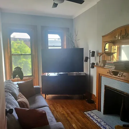 West 119th Guest Bed & Breakfast