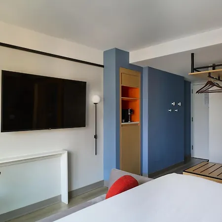 Delta By Marriott Times Square Hotel 4*