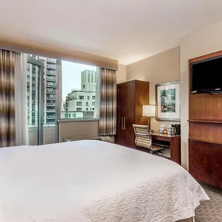 Hampton Manhattan Grand