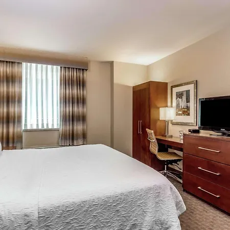 Hampton Manhattan Grand 3*