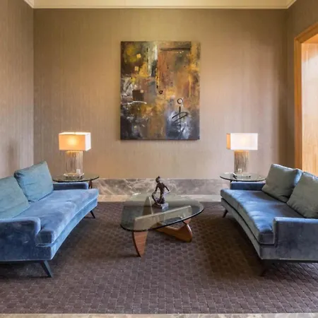 Apartment Uws 1br W Doorman Elevator Gym Nr Columbus Cir Nyc-584 *