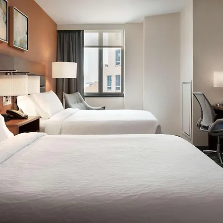 Hilton Garden Long Island Hotel 3*