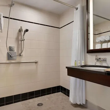 Doubletree By Hilton Downtown Hotel