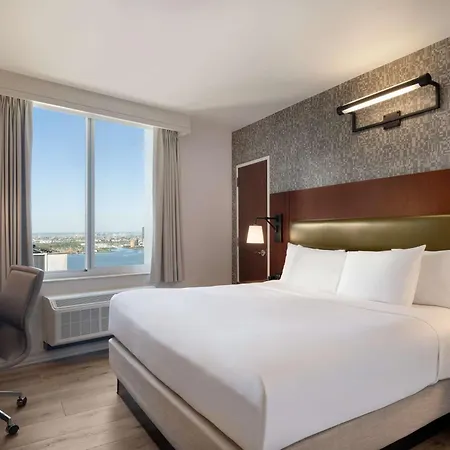 Hotel Doubletree By Hilton Downtown 4*