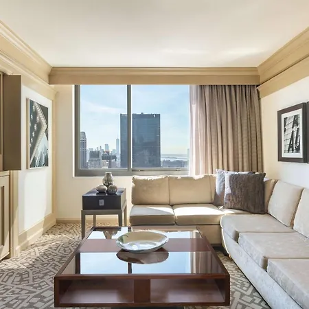 Hilton Times Square 4*
