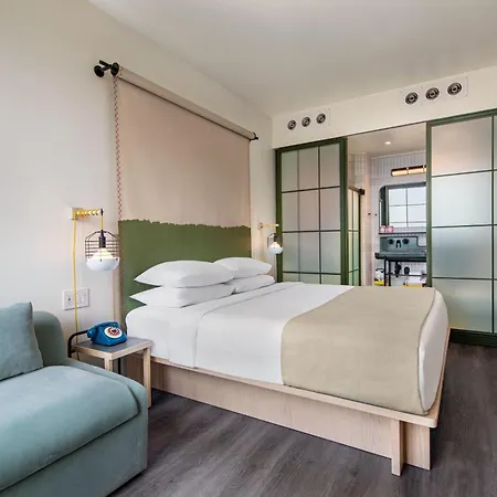 Hotel Moxy Nyc Chelsea 3*