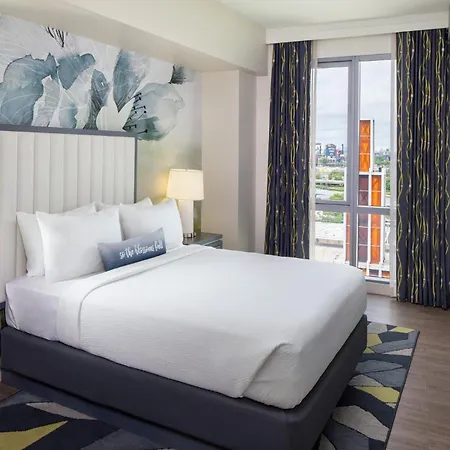 Indigo Flushing - Laguardia Hotel 4*
