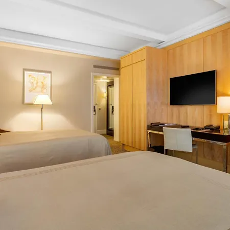Omni Berkshire Place Hotel 4*