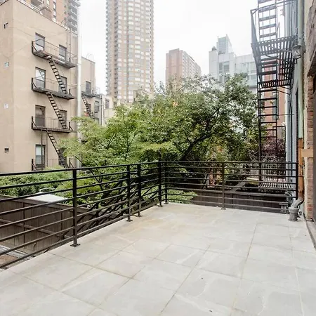 Little Manhattan Homestay *