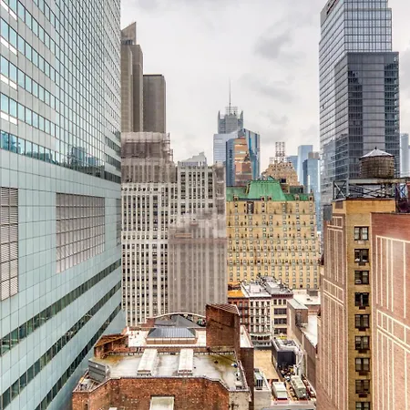 Midtown 1br W Dm Elevator Gym Nr Times Sq Nyc-799