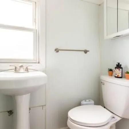 Homestay With A Private Shower *
