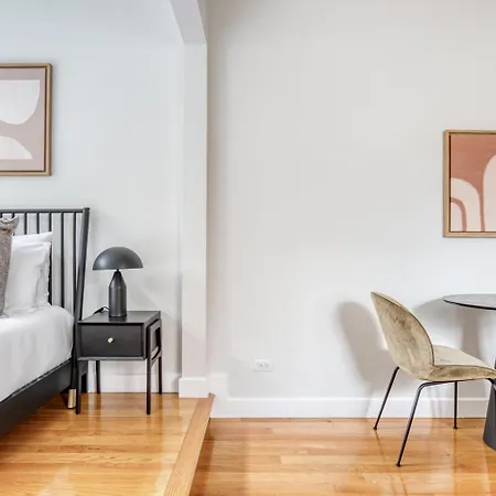 Apartment Ues Studio W Elevator Nr Bloomingdales Nyc-640 *