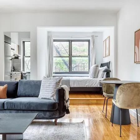 Ues Studio W Elevator Nr Bloomingdales Nyc-640 Apartment