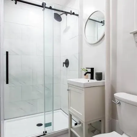 4 Bedroom Sun Drenched & Designer New York