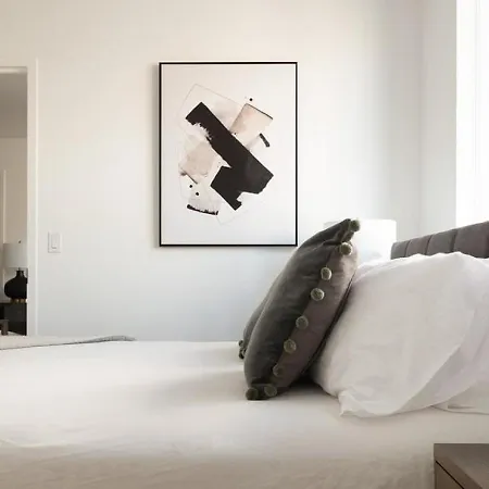 Landing Modern With Amazing Amenities *