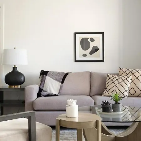 Landing Modern With Amazing Amenities Apartment New York