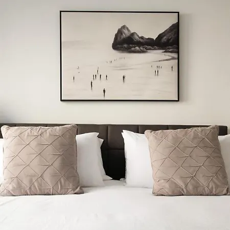 Apartment Landing Modern With Amazing Amenities New York