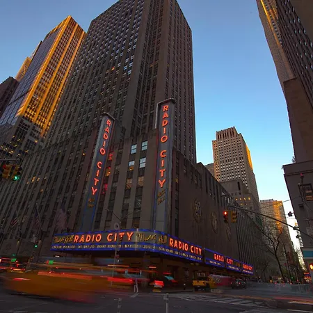 The Iroquois Times Square, A Small Luxury Hotel Hotel