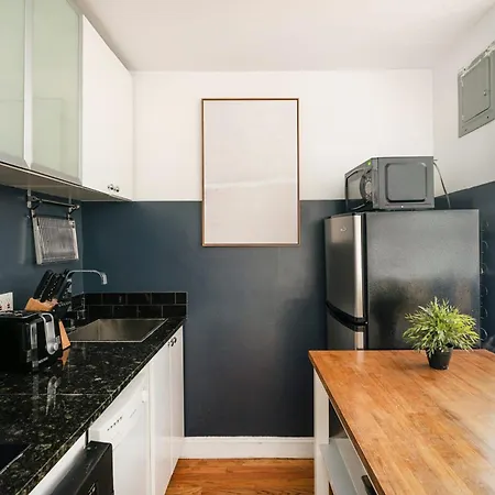 139-3e West Village 1br Value * New York