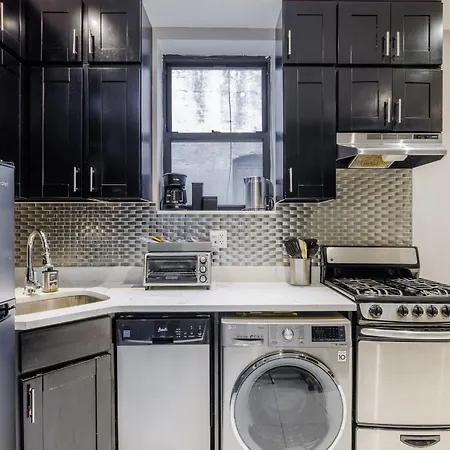 Uws Apartments For Group And Families * New York