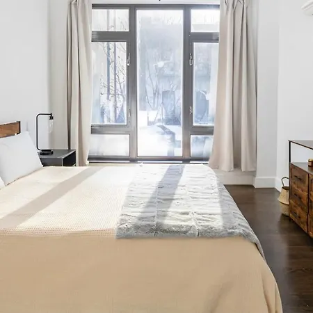 Apartment Large Upper East Side 1bd Elevator Rooftop *