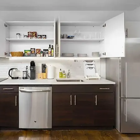 Apartment Large Upper East Side 1bd Elevator Rooftop New York
