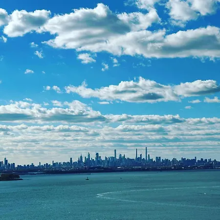 Ly 2* New York