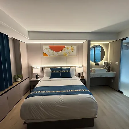Ly Hotel