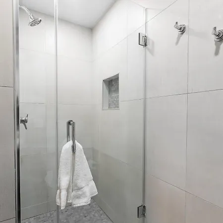 1br Gorgeous Apt In Lenox Hill! *