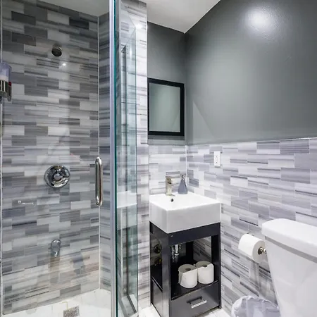 Uws Apartments For Group And Families Apartment *